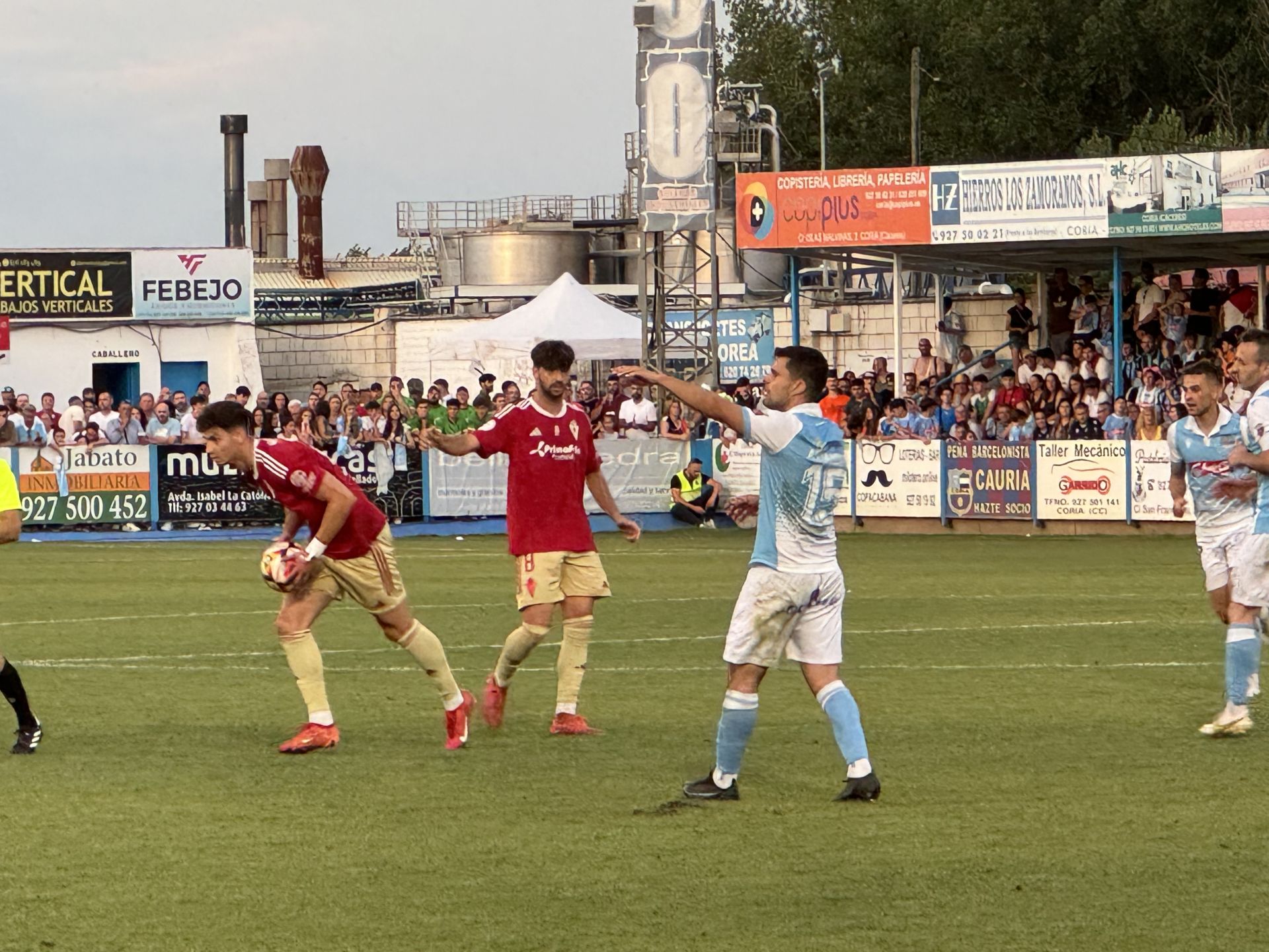 El Coria asciende a Segunda RFEF tras una contundente victoria ante el Real Murcia Imperial