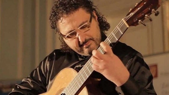 Aniello Desiderio dejará una noche de mágia en el XXVII Festival Internacional de Guitarra