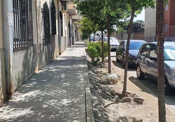 Comienzan las obras de reforma del acerado en la Calle Mezquita