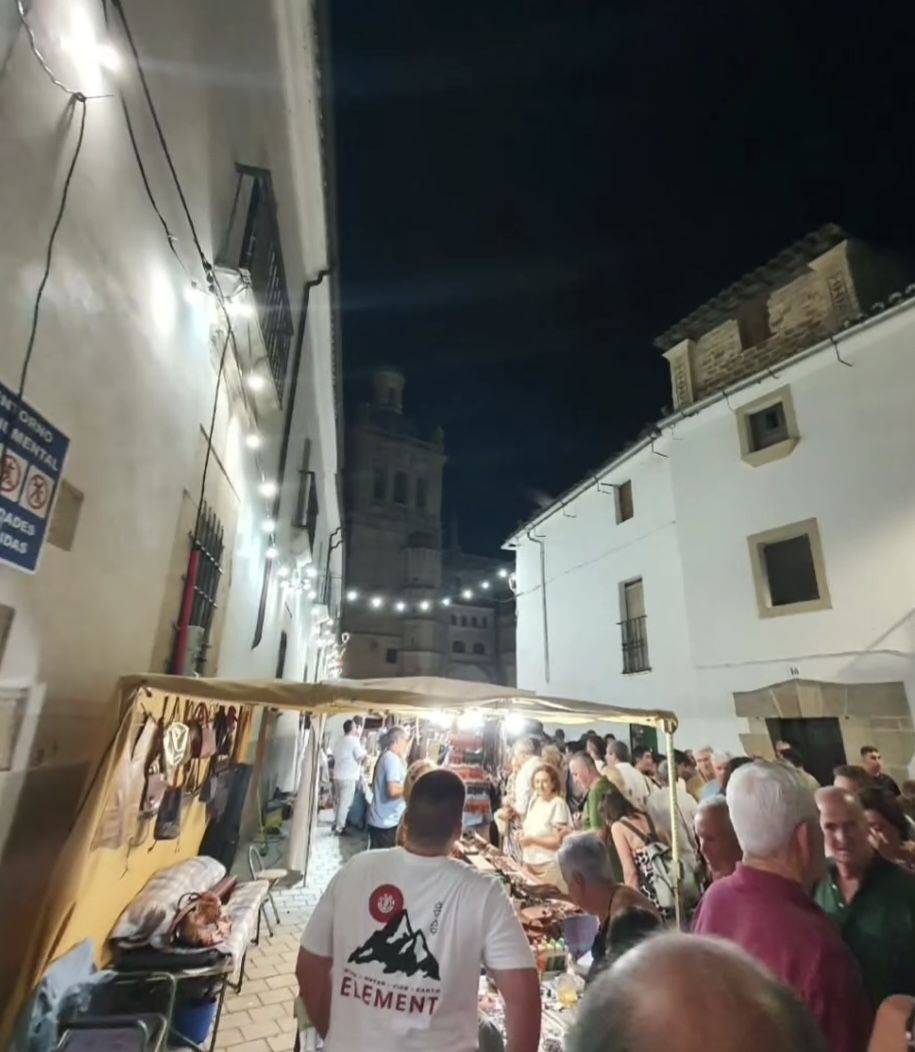 Recuerda cómo se ha vivido el Mercado de las Velas y el Jueves Turístico de 2024