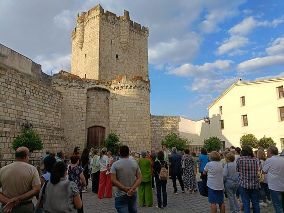 Éxito de la ruta «Caminando por el Recuerdo» en Coria