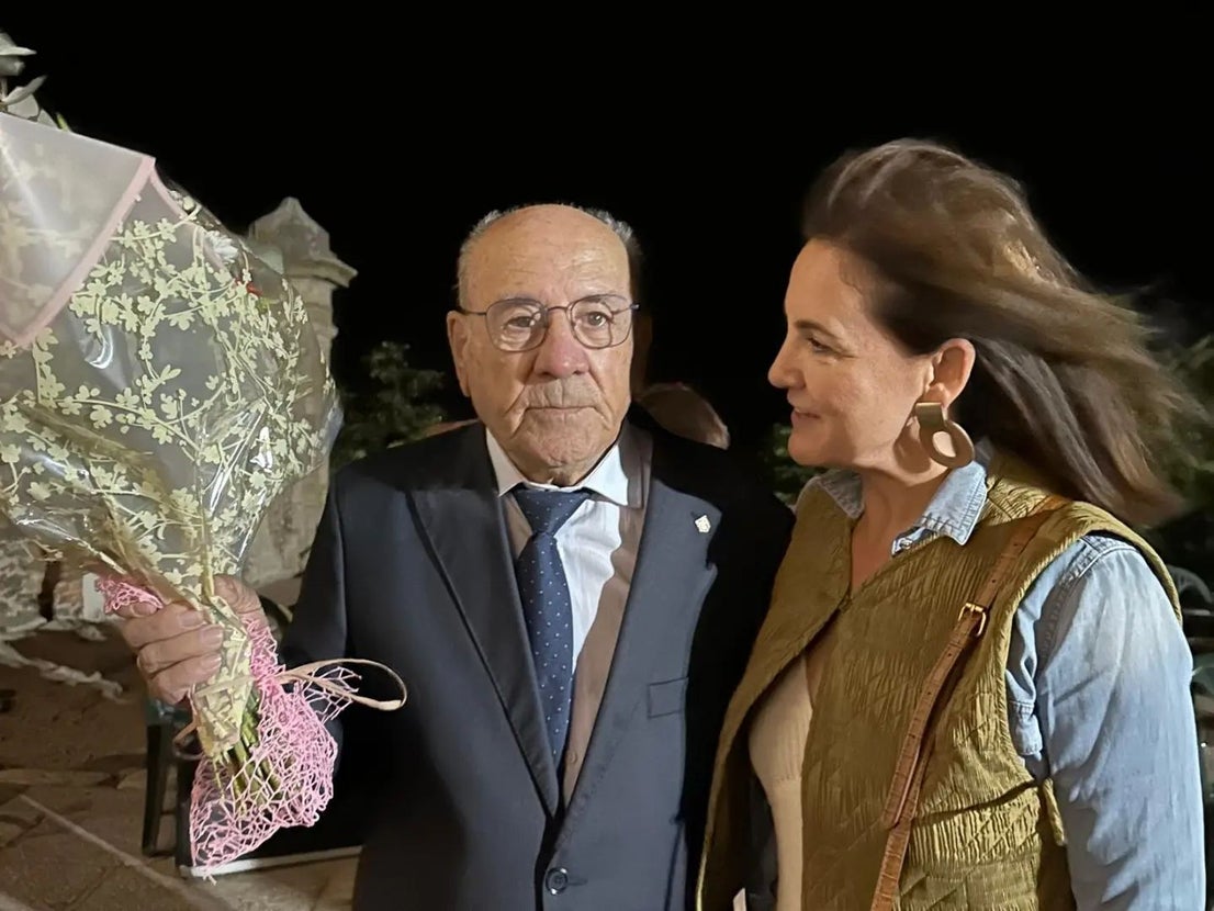 Homenaje a Pilar Boceta, artesana del picao, por parte de Coros y Danzas de Coria