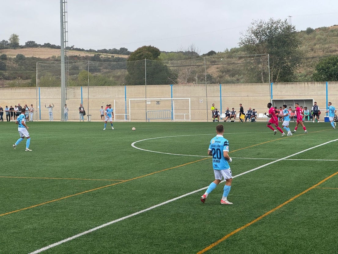 El CD Coria pierde ante el Tenerife B