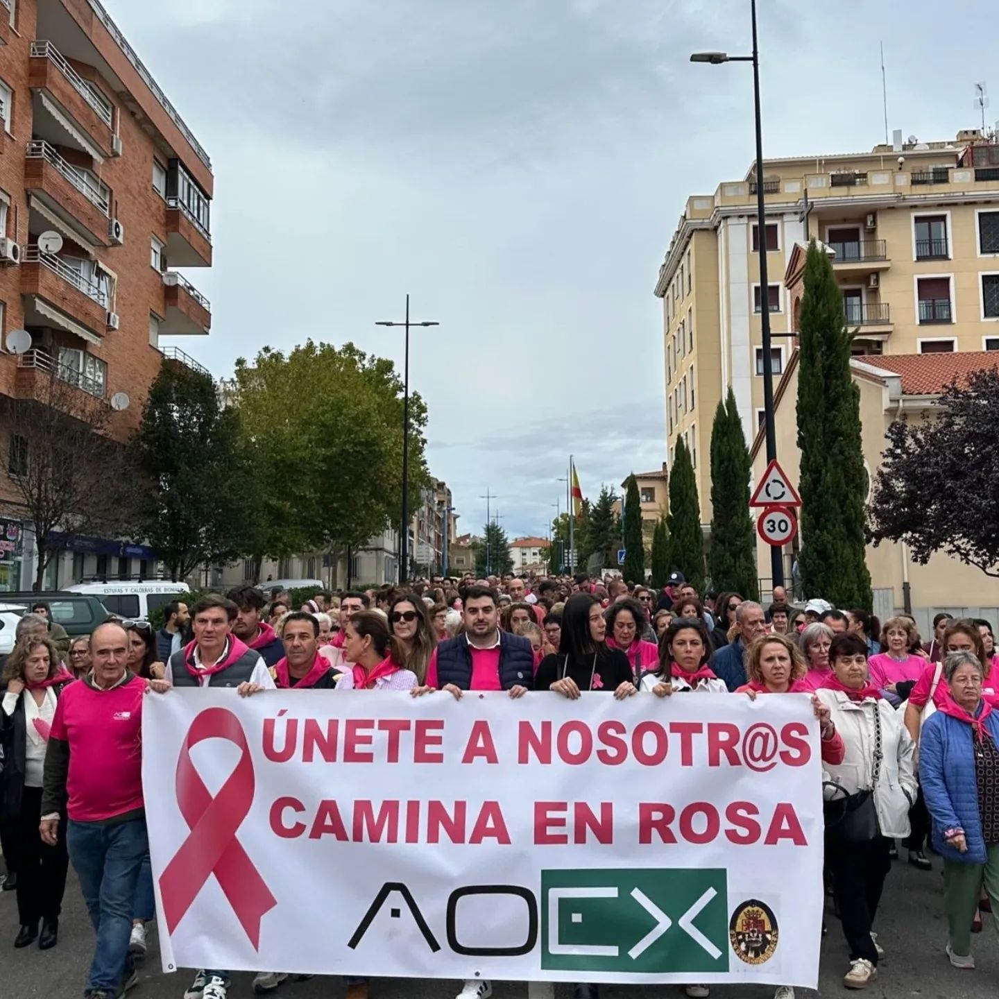 Coria vive la IX Marcha Rosa de AOEX en el Día Mundial contra el Cáncer de Mama