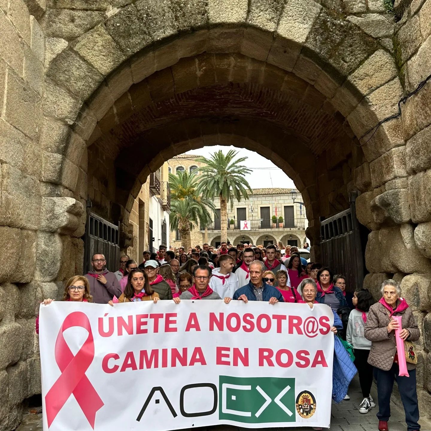 Coria vive la IX Marcha Rosa de AOEX en el Día Mundial contra el Cáncer de Mama