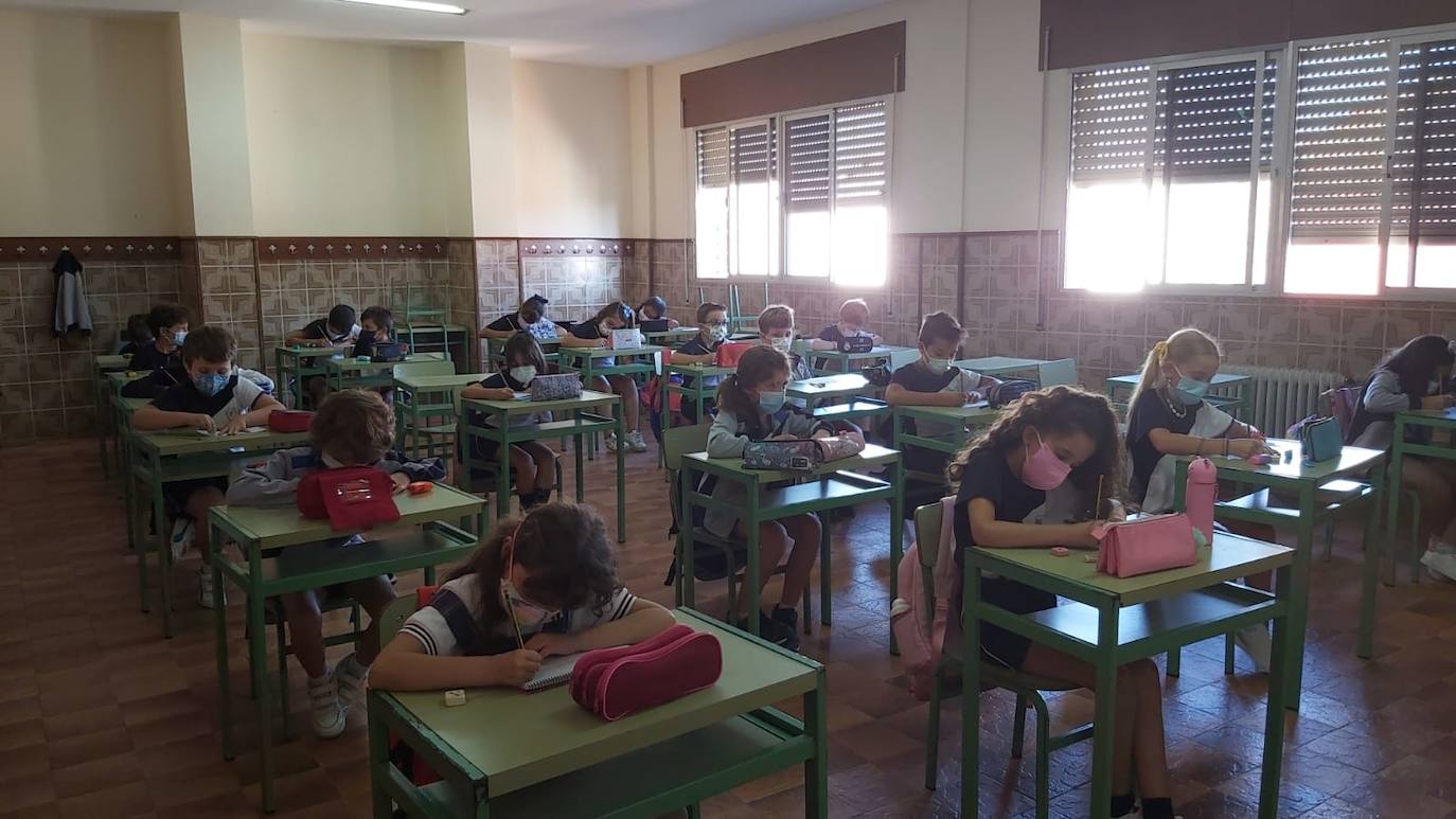 Aula del colegio Sagrado Corazón en el primer día de colegio.