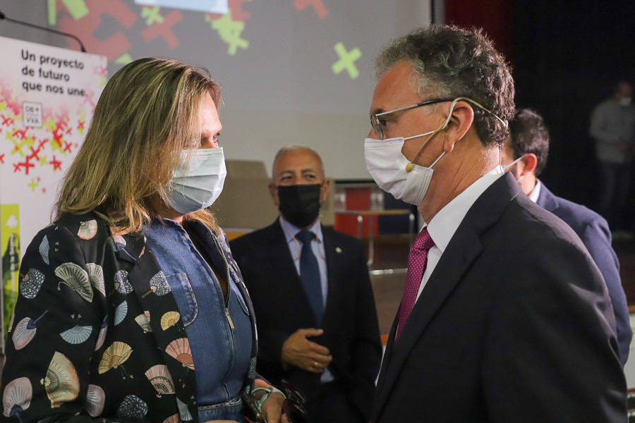 Alrededor de 230 personas han participado en este primer acto.