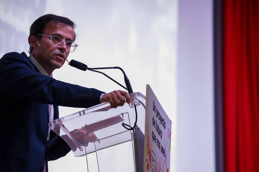 Alrededor de 230 personas han participado en este primer acto.