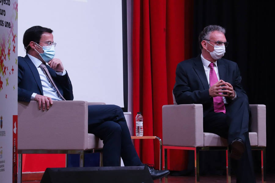 Alrededor de 230 personas han participado en este primer acto