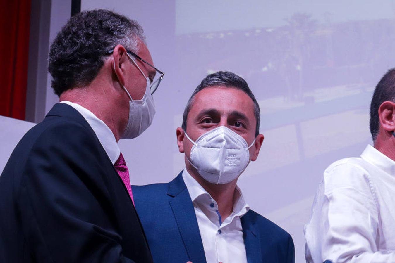 Alrededor de 230 personas han participado en este primer acto.