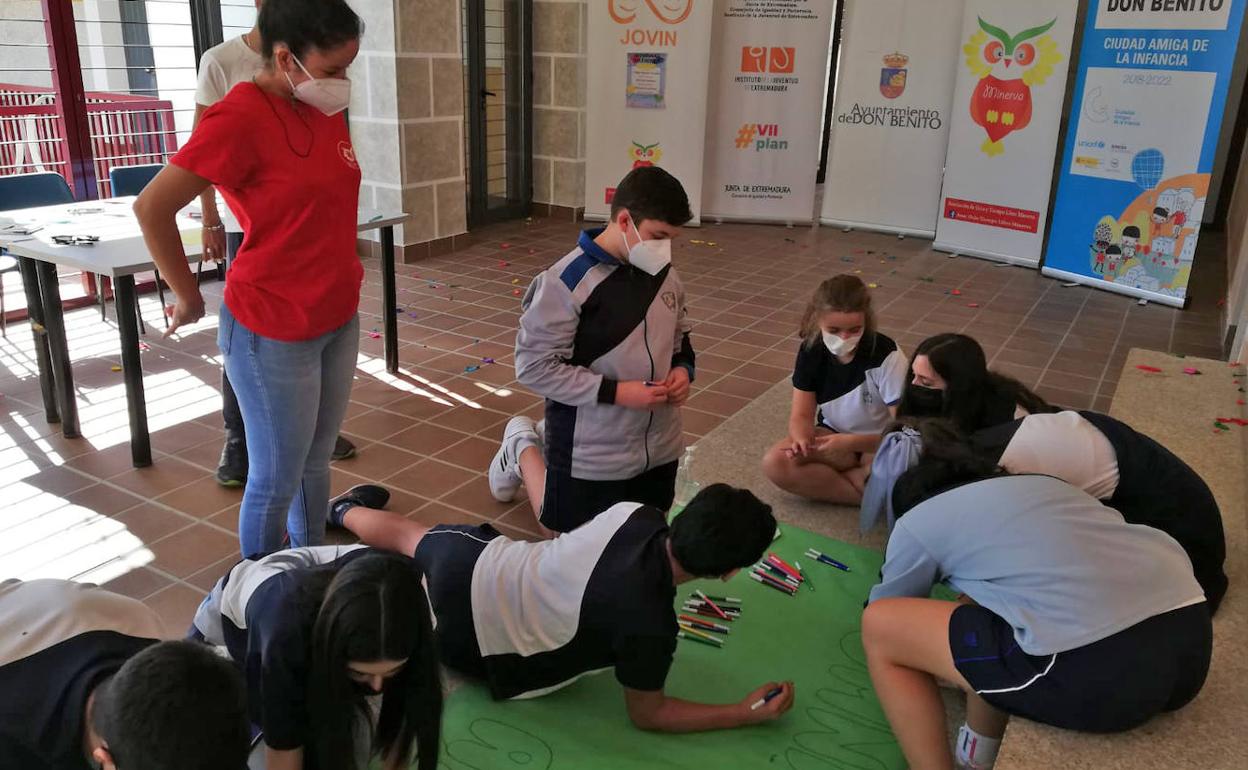 Alumnado del Sagrado Corazón durante el desarrollo de la actividad. 