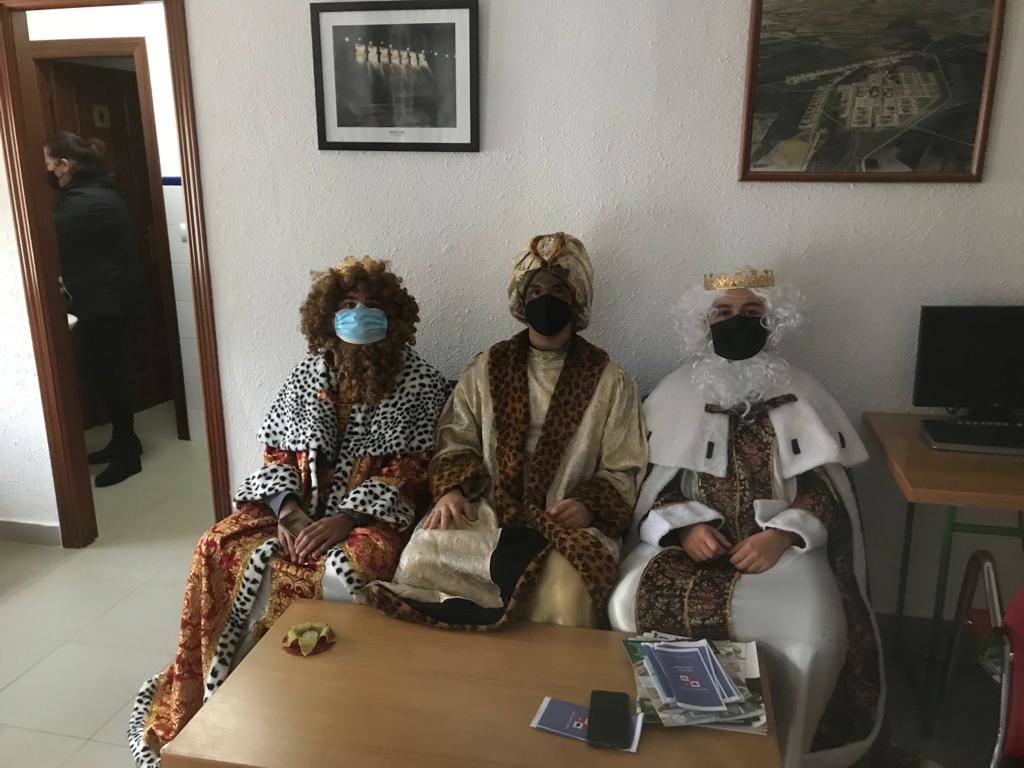 En El Torviscal, los Reyes Magos repartieron un regalo para cada uno de los niños del pueblo en edad escolar