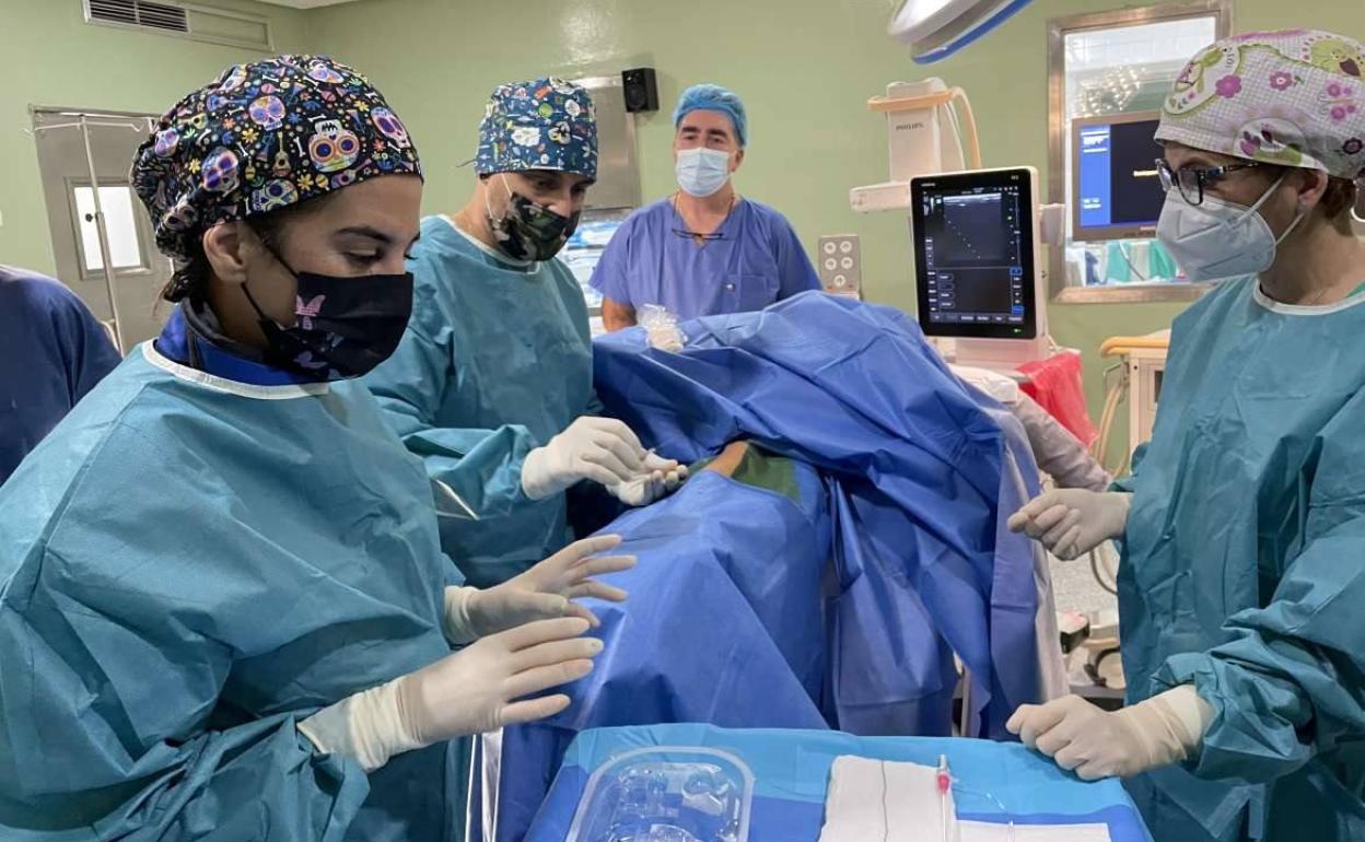La unidad trabaja con un equipo multidisciplinar experto en el tratamiento del dolor. 