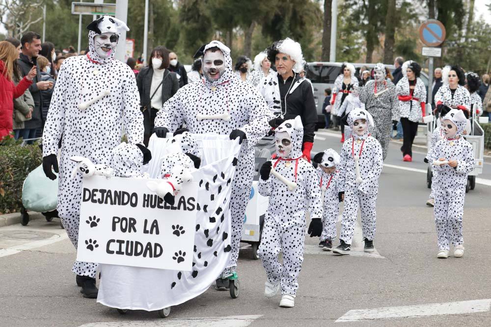 El mensaje de 'No a la guerra' estuvo presente en muchas de las comparsas. 
