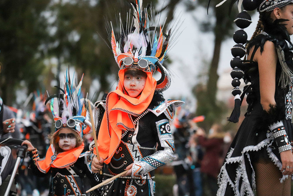 El mensaje de 'No a la guerra' estuvo presente en muchas de las comparsas. 