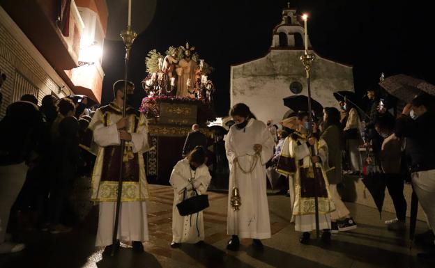 El Cristo del Perdón se estrena en Don Benito a pesar de la lluvia