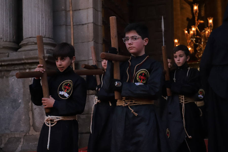 Emotiva procesión en la noche del Jueves Santo.
