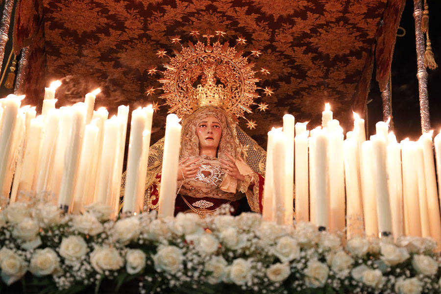 Emotiva procesión en la noche del Jueves Santo.