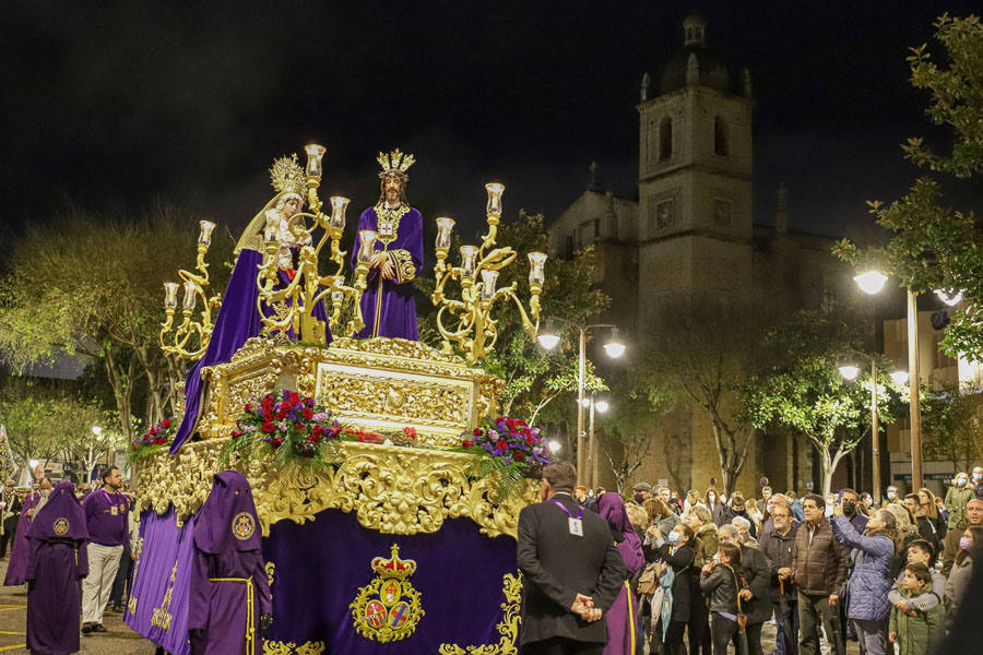 El Medinaceli y la Merced congregaron a muchos en la plaza de España.
