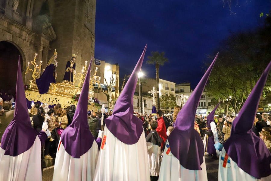 El Medinaceli y la Merced congregaron a muchos en la plaza de España.