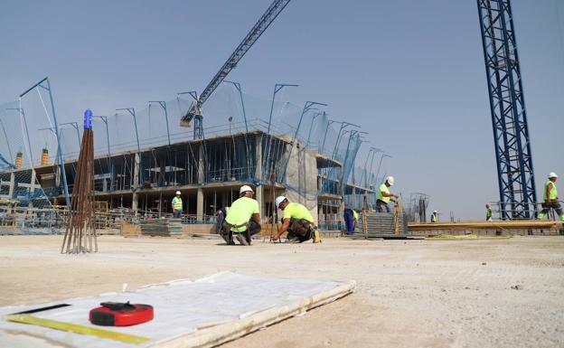Imagen principal - El Diario HOY visitó las obras cuando se cumple un año de su inicio. 