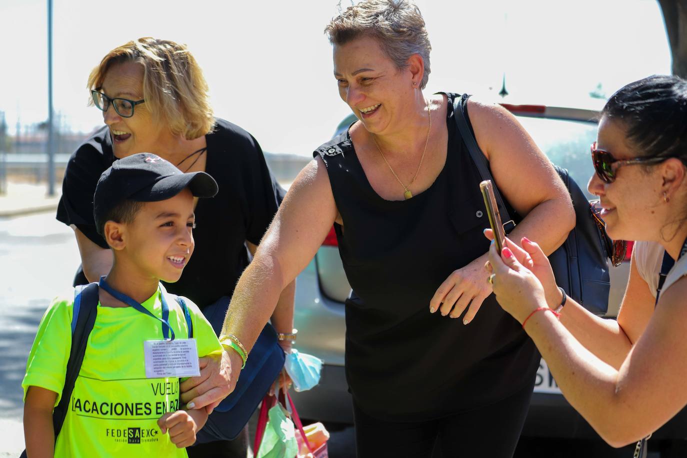 Niños y mayores se han emocionado con la llegada a Don Benito.