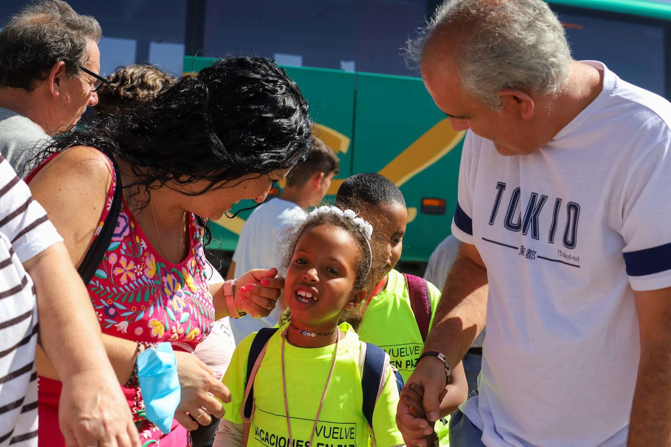 Niños y mayores se han emocionado con la llegada a Don Benito.