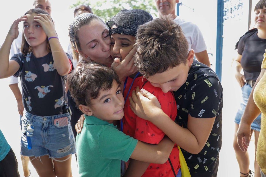 Despedida de los pequeños y sus familias en Don Benito.