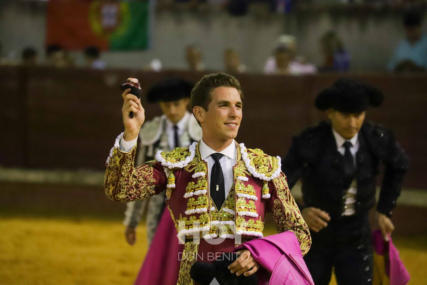 Corrida de toros mixta en la plaza de toros de Don Benito con motivo del día de Extremadura. 