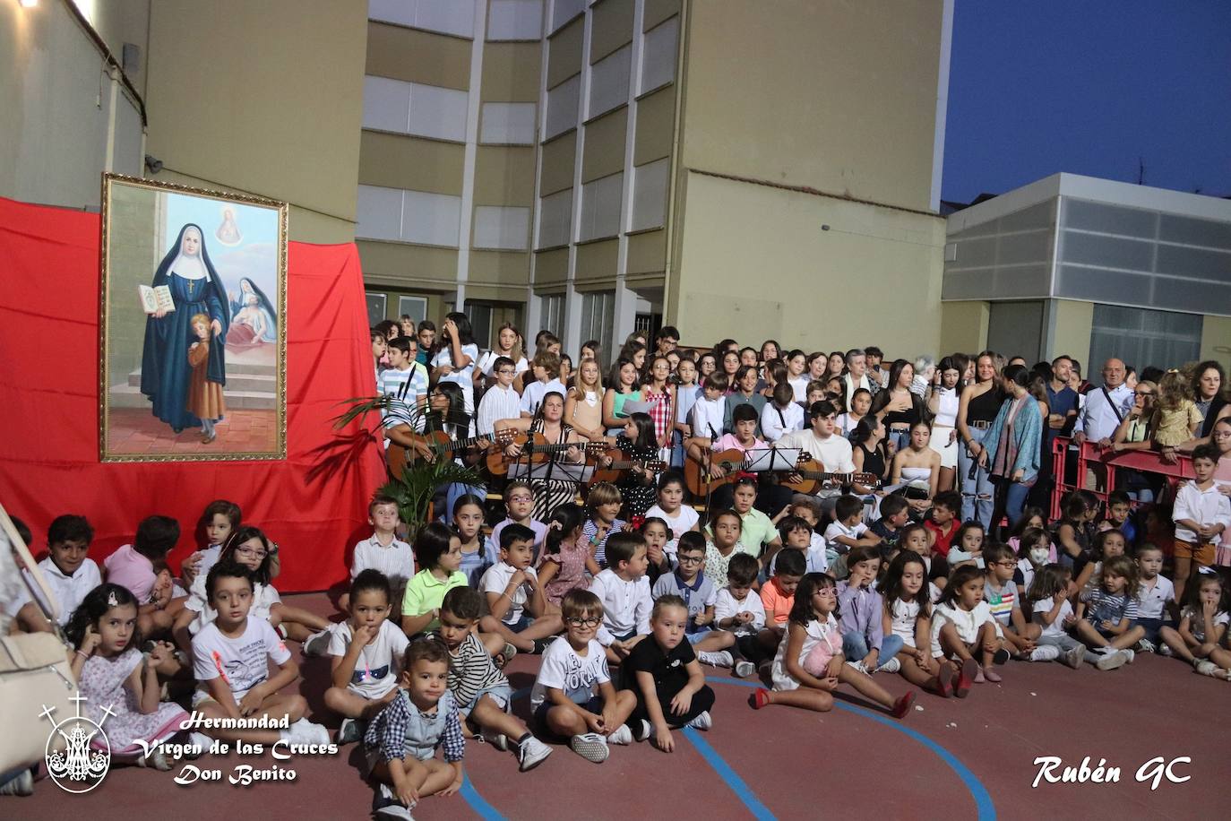Recibimiento a la Virgen de las Cruces en Don Benito. 