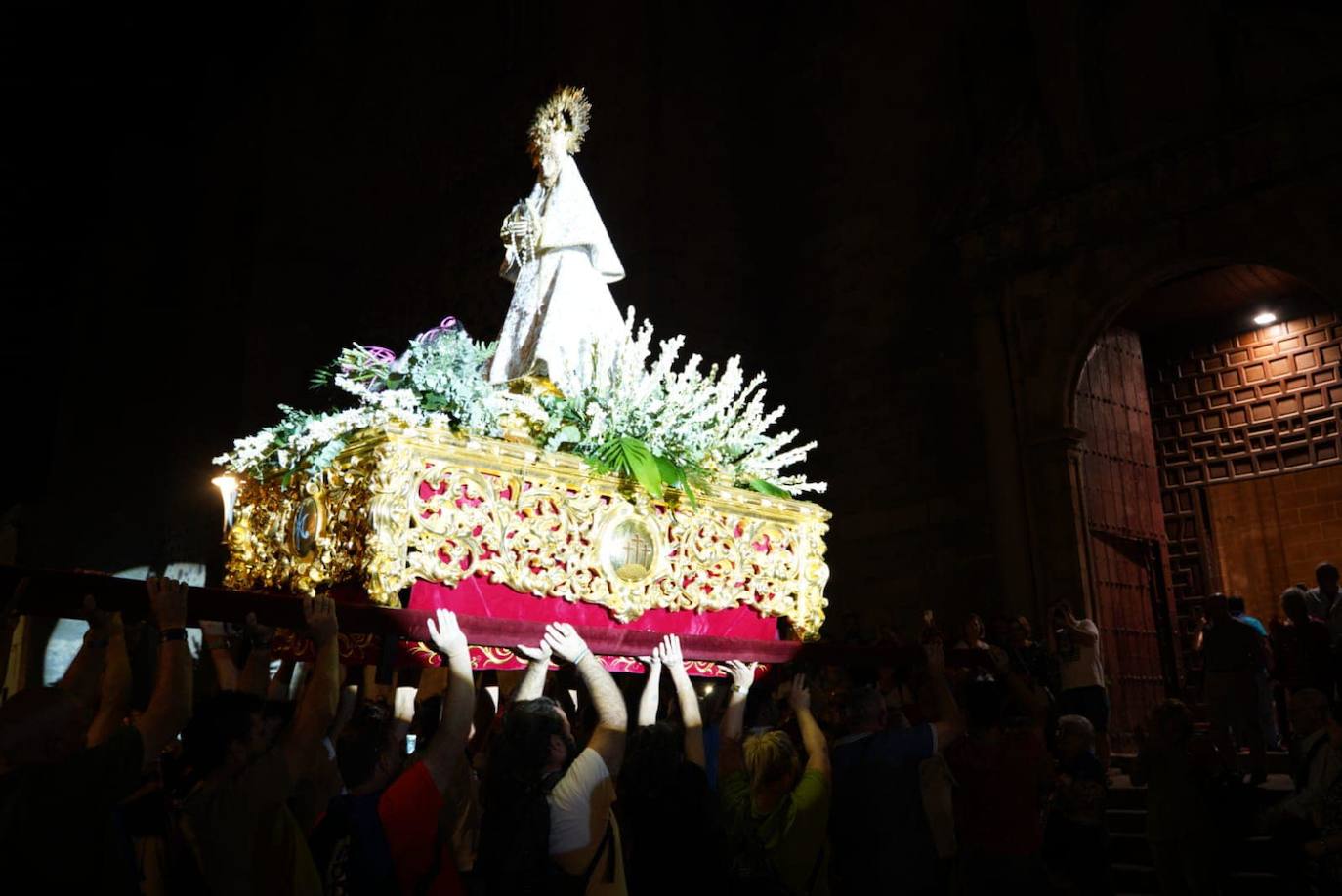 Recibimiento a la Virgen de las Cruces en Don Benito. 