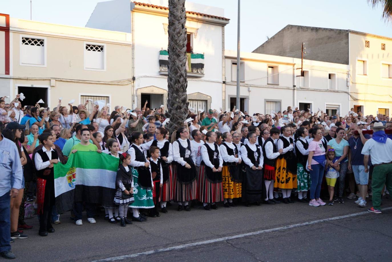 Recibimiento a la Virgen de las Cruces en Don Benito. 
