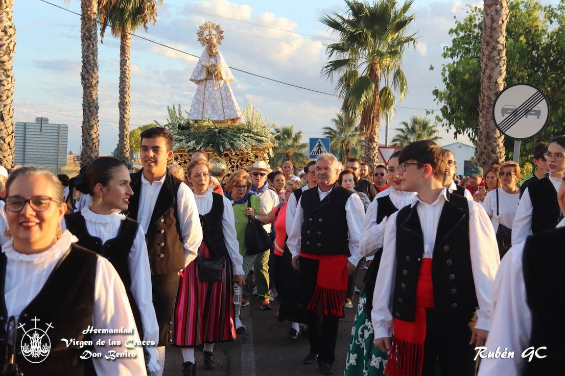 Recibimiento a la Virgen de las Cruces en Don Benito. 