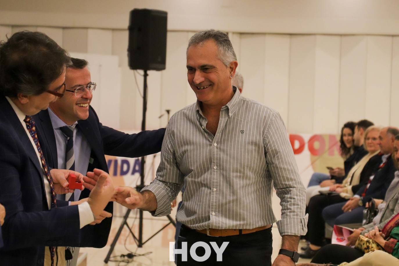 Los protagonistas fueron los donantes de sangre que recibieron distinciones por sus numerosas aportaciones. 