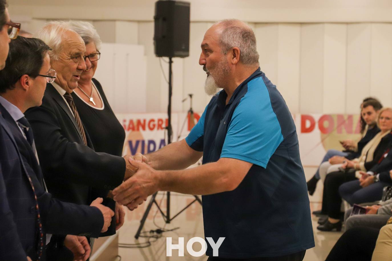 Los protagonistas fueron los donantes de sangre que recibieron distinciones por sus numerosas aportaciones. 