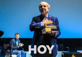 José María García recibió el Premio Santiago Castelo por su trayectoria profesional