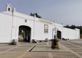 Exterior del santuario de la Virgen de las Cruces.