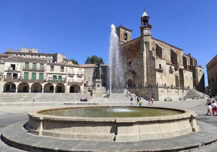 La hoguera de San Juan estará inspirada en la plaza Mayor de Trujillo