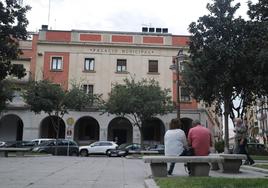 Exterior del Palacio Municipal en Don Benito.