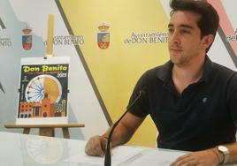 El concejal de Festejos presentó el cartel ganador.