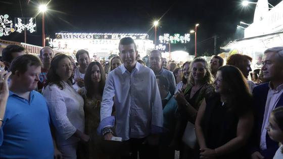 El ferial se enciende para la última gran fiesta del verano