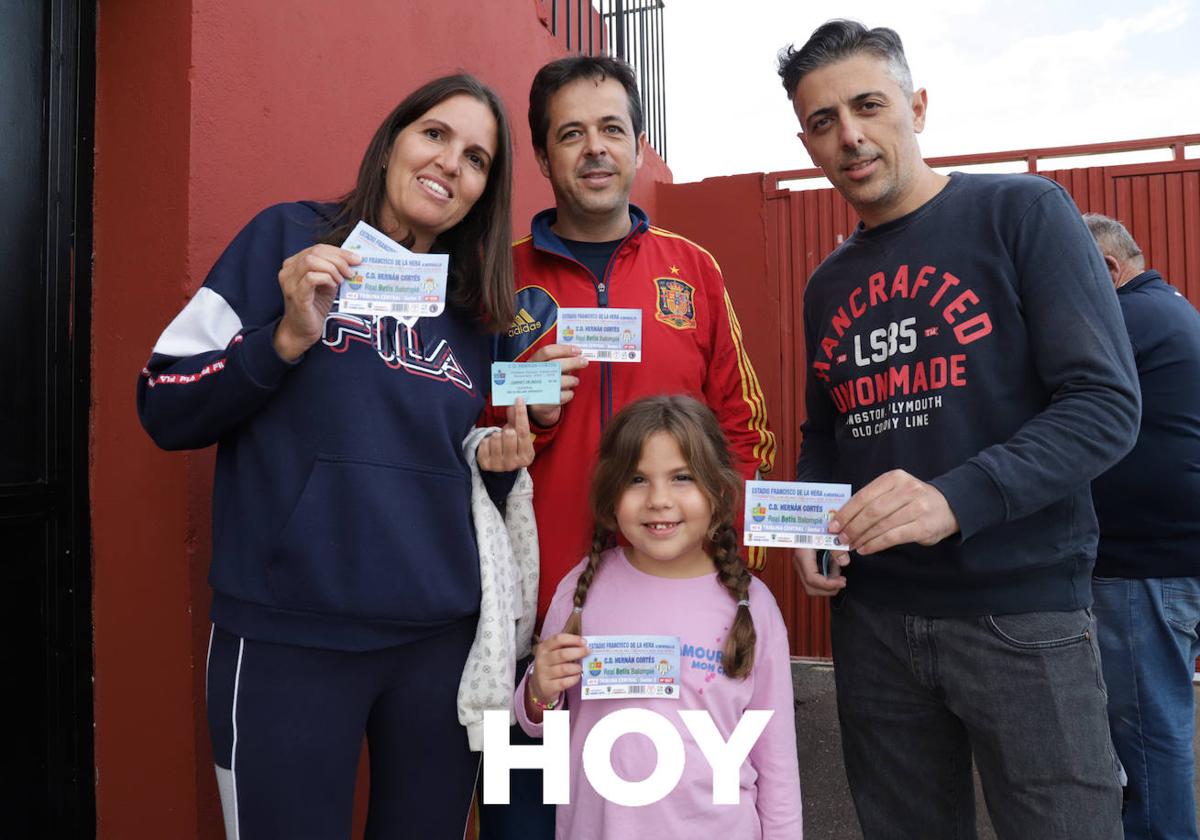 Gran expectación para las primeras entradas del Hernán Cortés - Betis