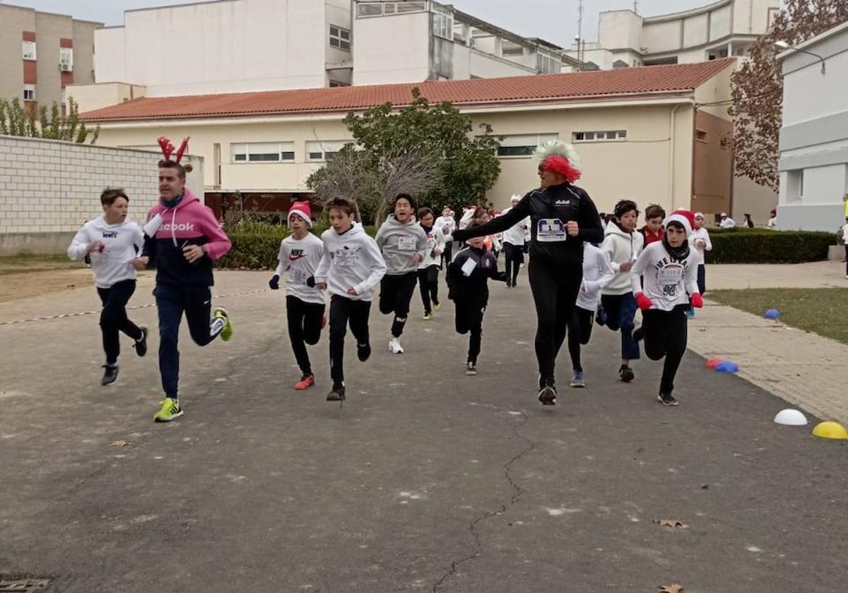 El colegio Zurbarán corre en una cita solidaria a beneficio de Cáritas