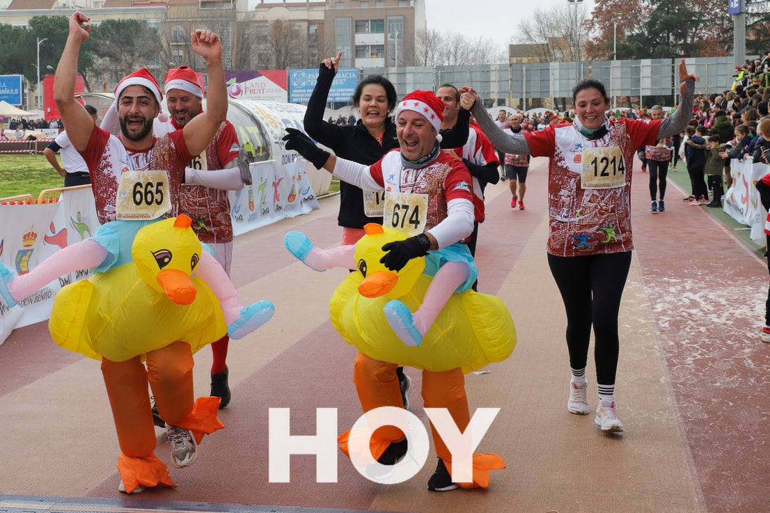 Diversión en la Sansilvestre Dombenitense para despedir el 2023