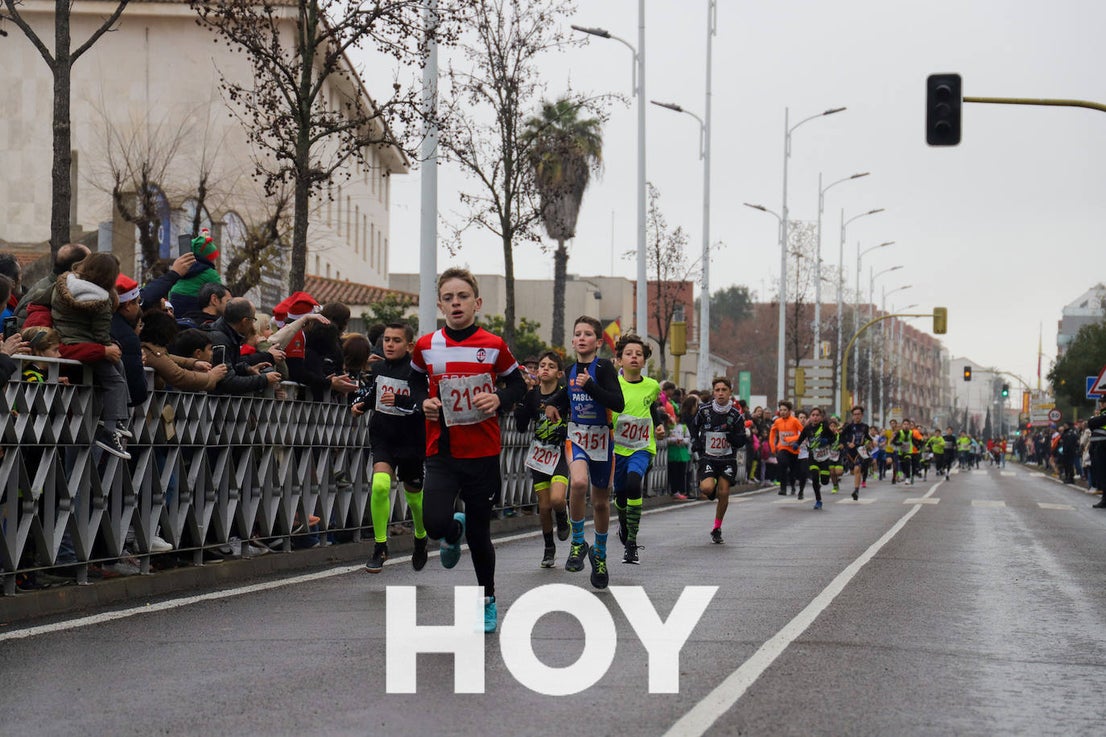 Los más pequeños disfrutan de la Sansilvestre Dombenitense