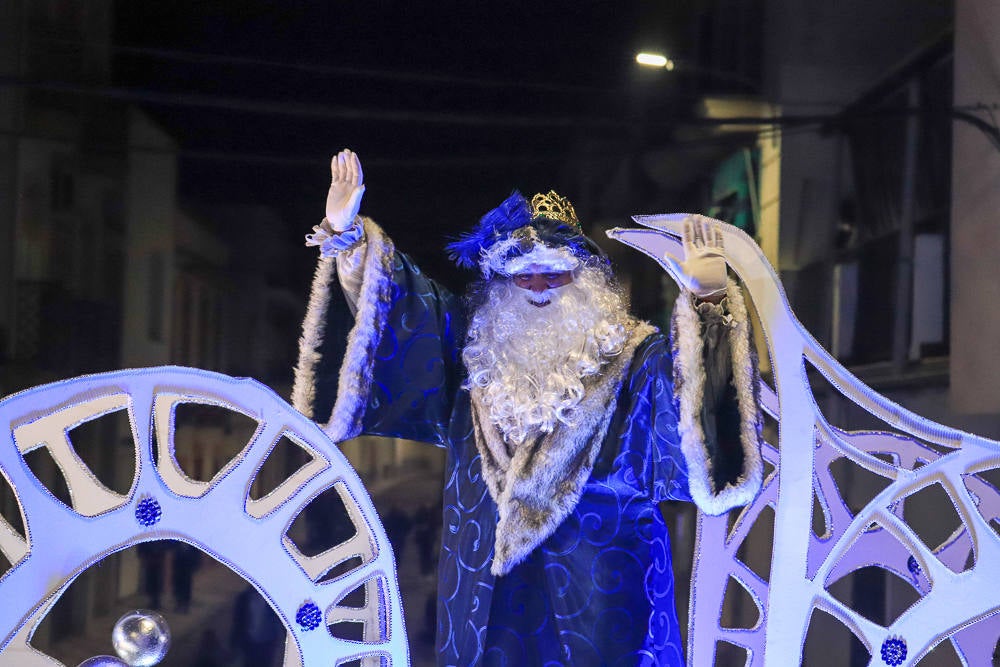 Un total de 21 carrozas formaron la cabalgata en Don Benito.
