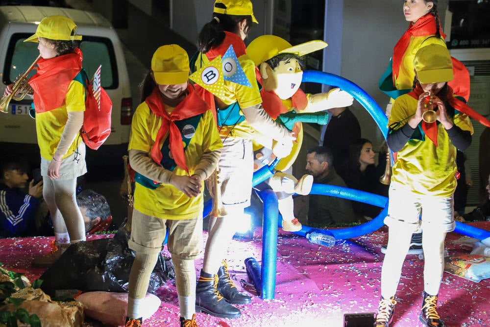 Un total de 21 carrozas formaron la cabalgata en Don Benito.