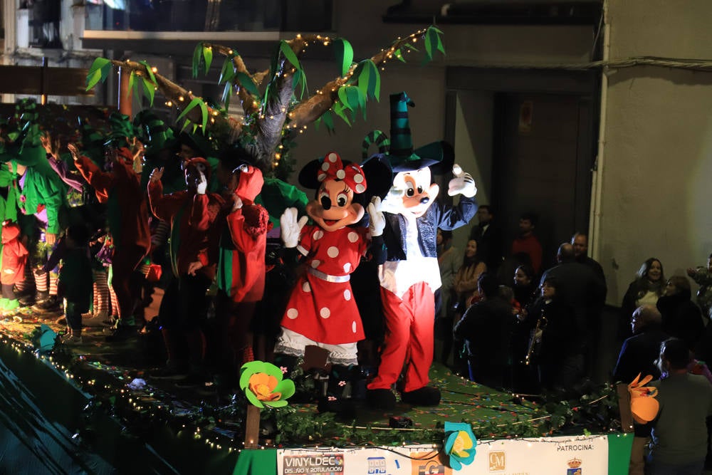  Un total de 21 carrozas formaron la cabalgata en Don Benito. 