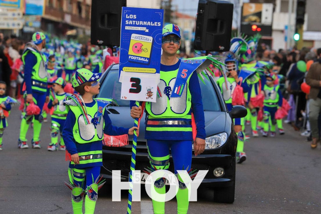El desfile de este sábado contó con quince agrupaciones con un alto nivel. 