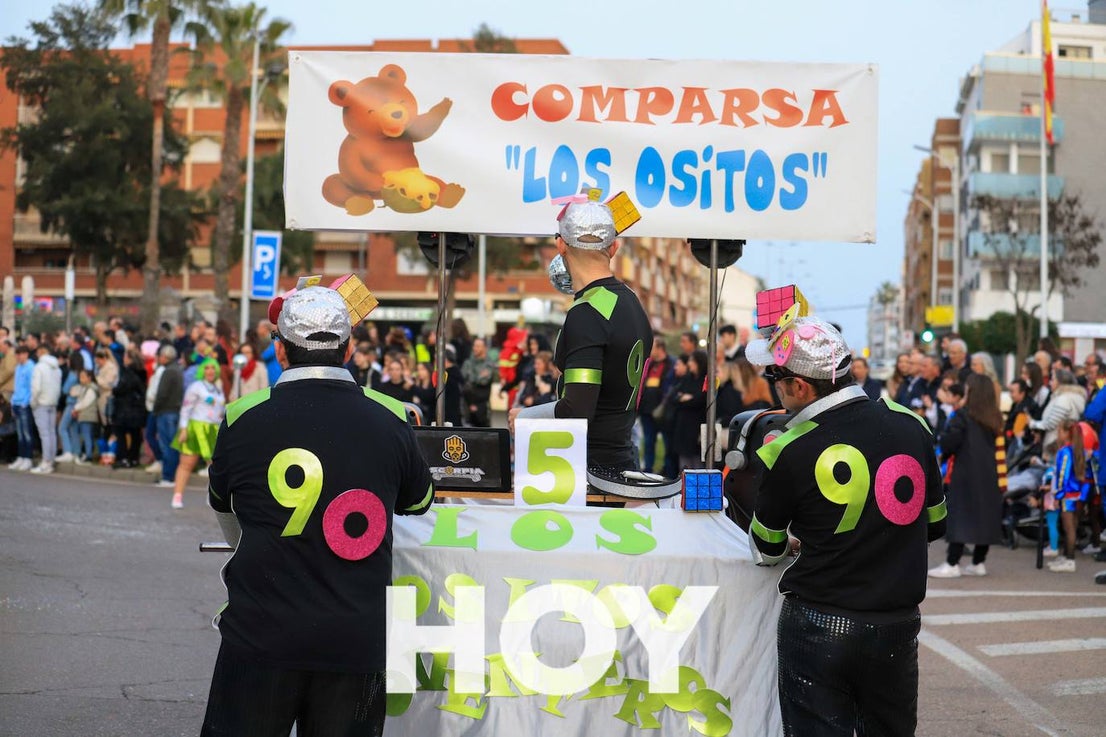 El desfile de este sábado contó con quince agrupaciones con un alto nivel. 